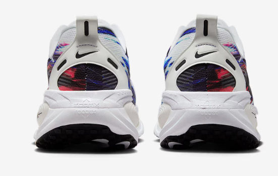 Nike Vomero 18 SE Men's Road Running Shoes